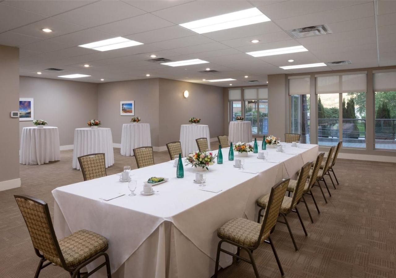 The Cove Lakeside 4* West Kelowna