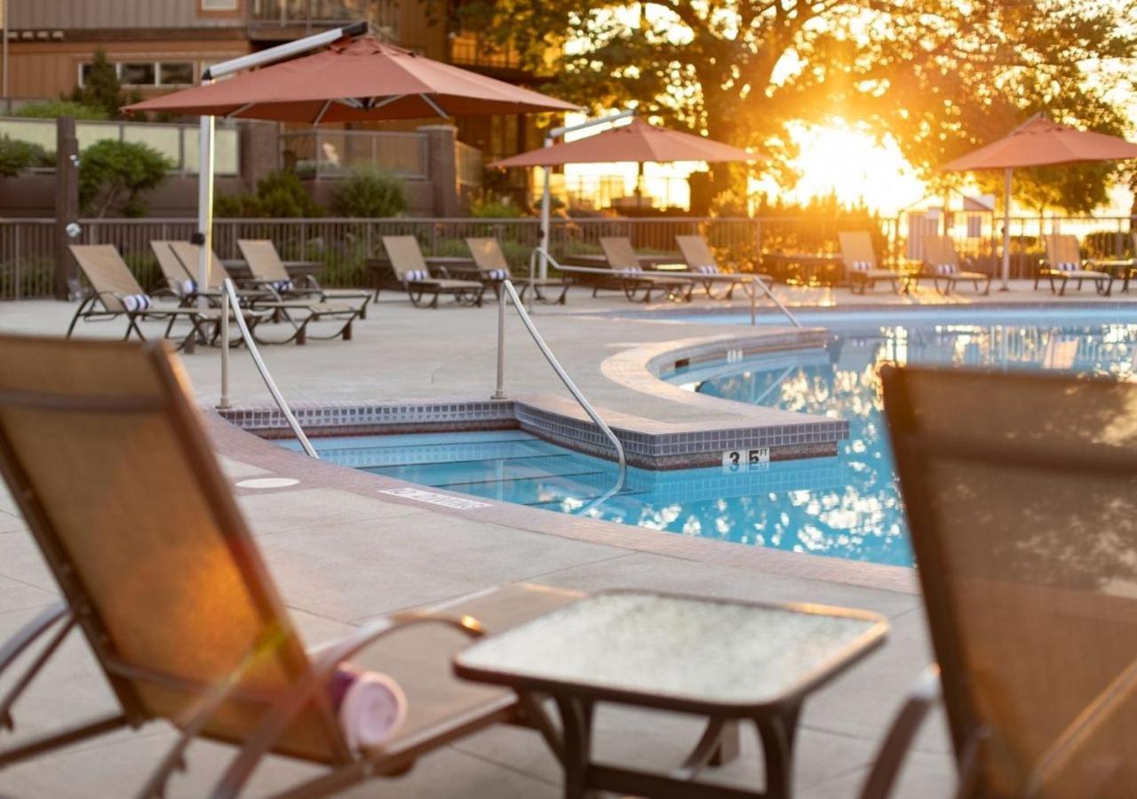 Resort The Cove Lakeside West Kelowna