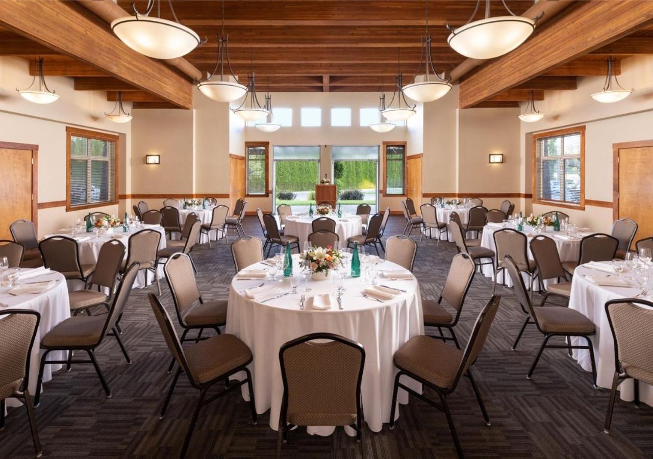 The Cove Lakeside 4*