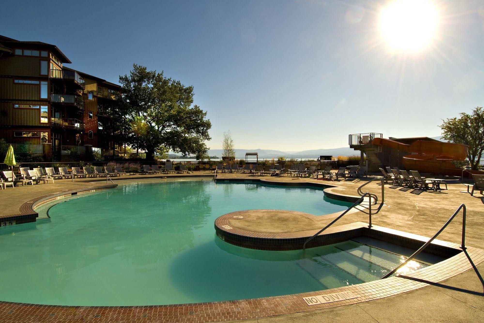 The Cove Lakeside